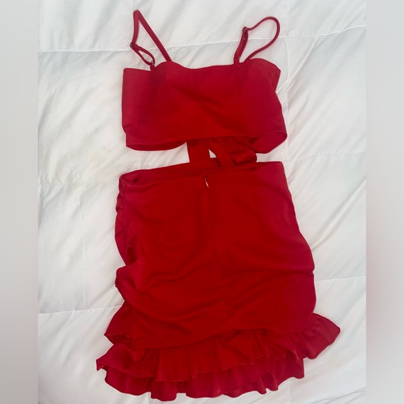 Two-Piece Set - Red Mini Ruffle Skirt & Tie-Front crop top - Picture 7 of 12